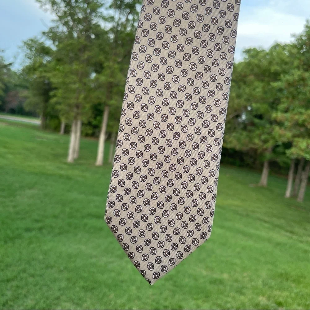 Kenneth Gordon Strickland’s Tan Silk Men’s Tie